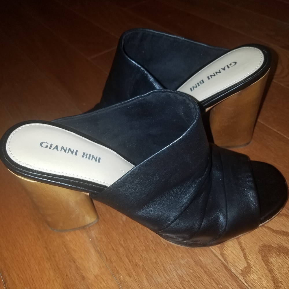 Ladies shoes